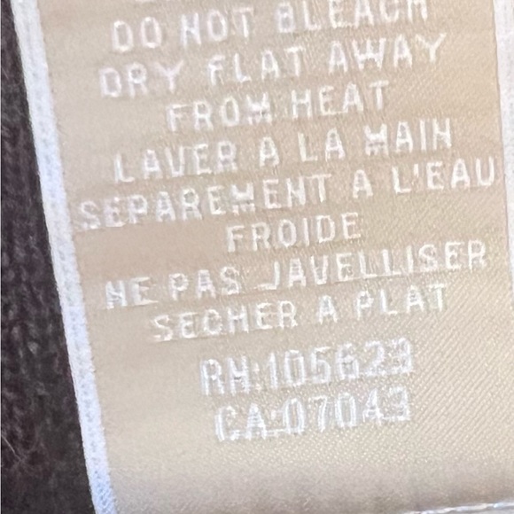 MICHAELMichael Kors Small Circle Logo Knitted Pom Pom Hat Chocolate / Camel - Picture 4 of 4